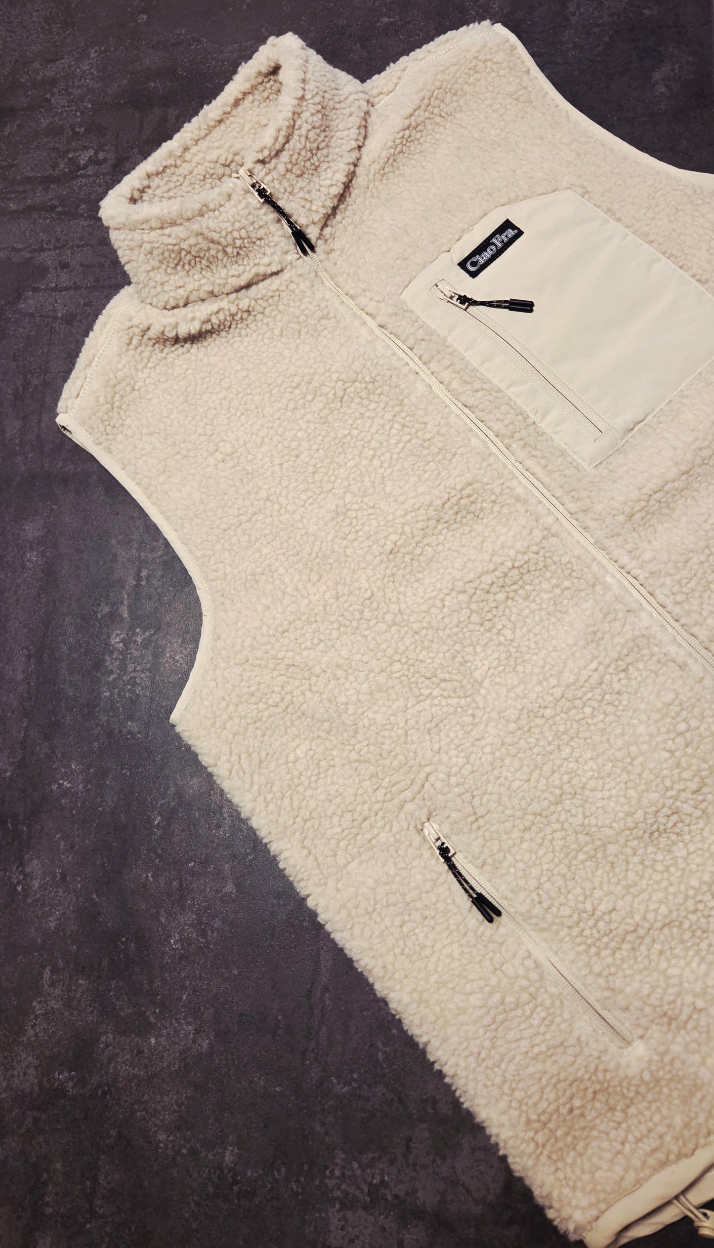 Teddy Fleece Weste "Ciao Fra." - WOVEN LABEL